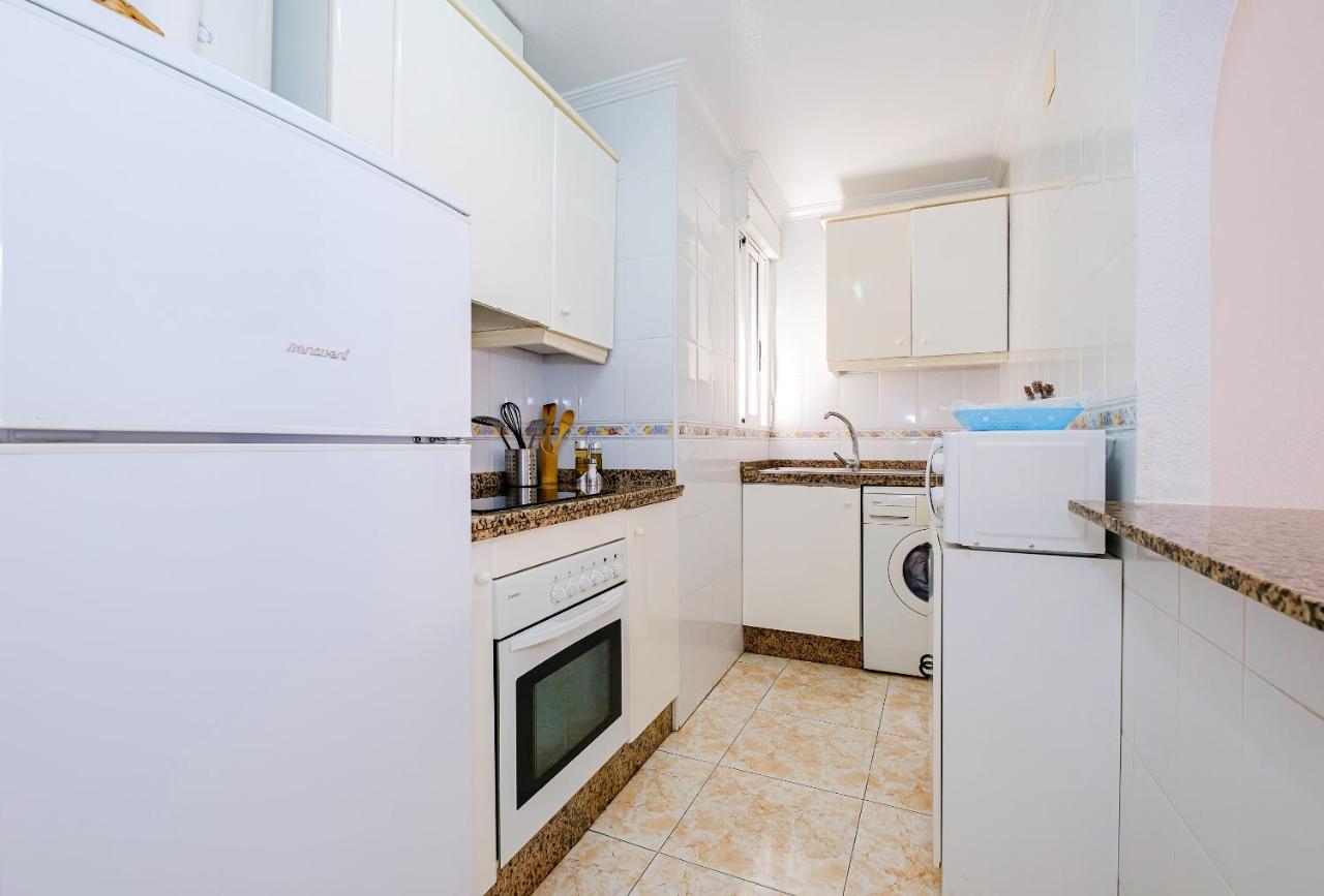 Piso 2 Dormitorios, Equipado, 5 Min Playa Del Cura تورّيفيِخا المظهر الخارجي الصورة